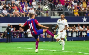 HLV Ancelotti đã có những điều chỉnh chiến thuật