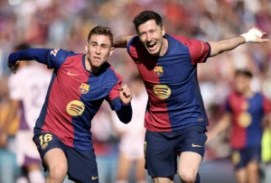 Lewandowski lập cú đúp, Barcelona thắng chật vật Osasuna