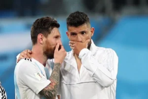 Áo Barca Trong Vali và Bức Ảnh Chưa Công Bố