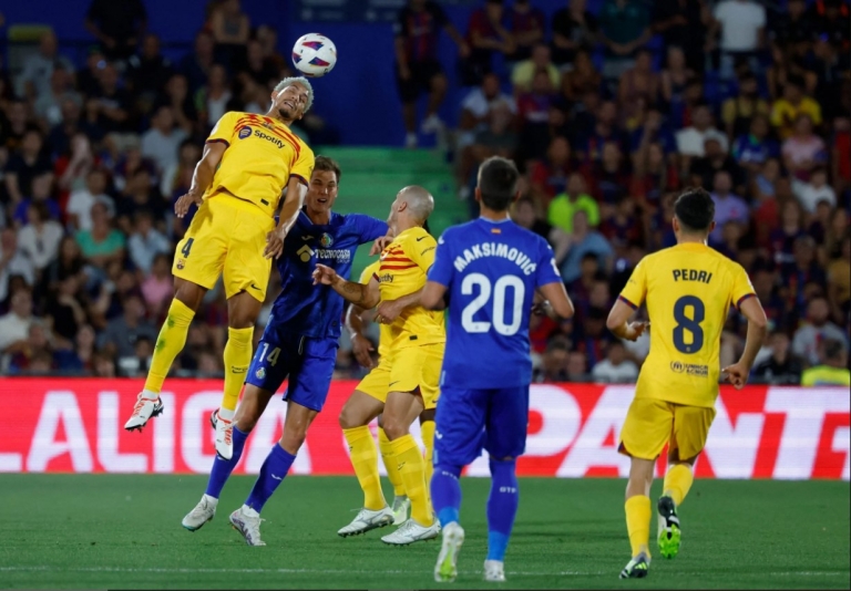 Barcelona không được công nhận phạt đền